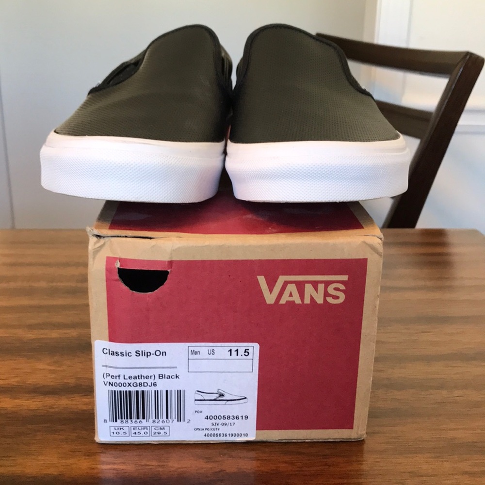 Men’s Vans Classic Slips-on size 11.5